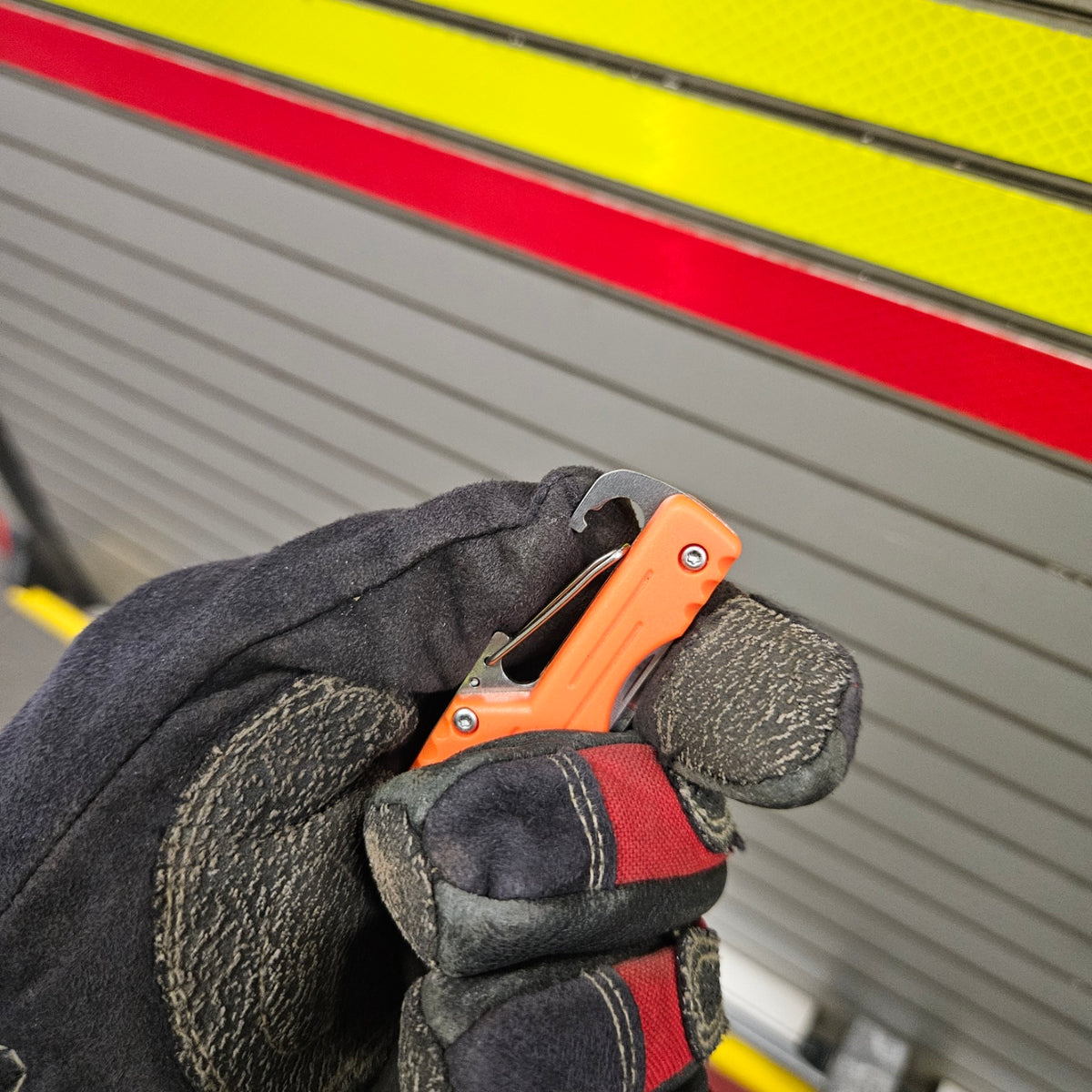 Safe Cutter Small Mini Safety Cutter V2 - Fire and Rescue Tools