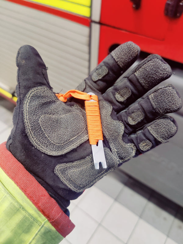 Loading Fire Bar Mini Pry Bar - Fire and Rescue Tools